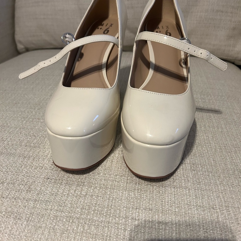 BRAND NEW MIX NO.6 MARY JANES! SIZE 9